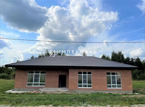 Продается шикарный одноэтажный дом с панорамными окнами для круглогодичного проживания в КП Лесная Дубрава в д. Митяево Боровского района. 