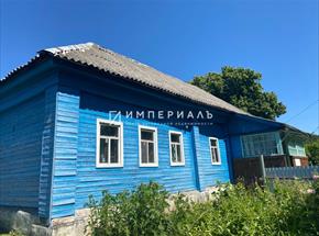 Продается бревенчатый дом с участком в д. Истье Жуковского района Калужской области. 