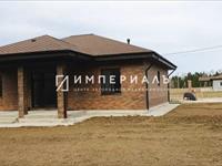 Продаётся меблированный одноэтажный дом высокого качества постройки, и центральными коммуникациями, в одном из лучших эко-поселков Покровское- Курчино Боровского района Калужской области. 